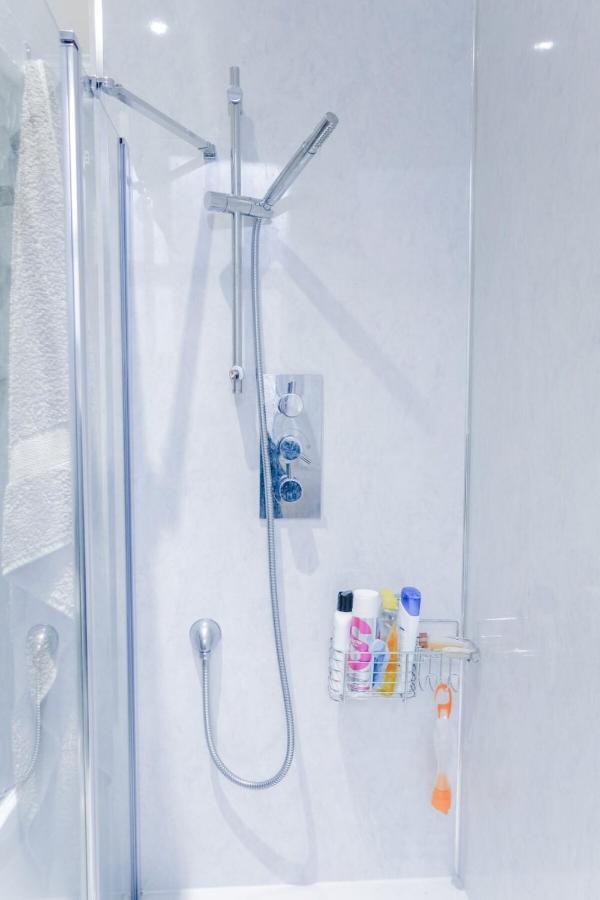 Newly Furnished 2 Bedroom Apartment On Leith Walk 에든버러 외부 사진